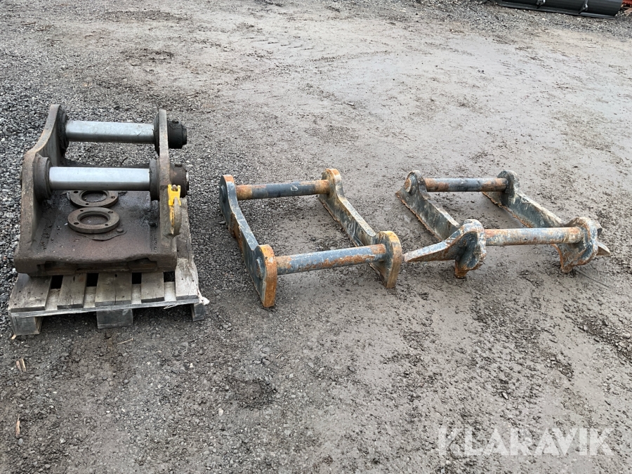 Hydrauliskt Redskapsfäste Gjerstad EC380D med 2 st grindar