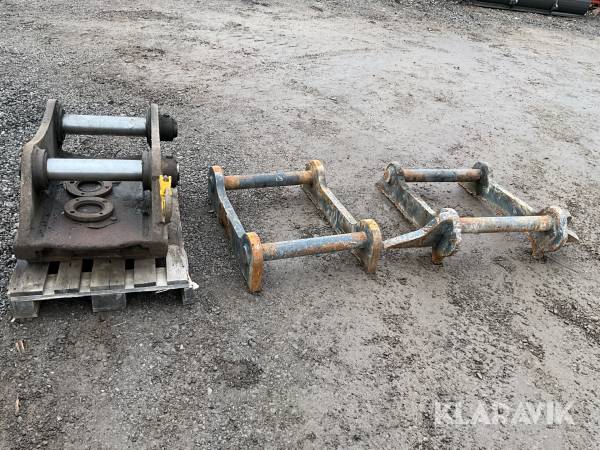 Hydrauliskt Redskapsfäste Gjerstad EC380D med 2 st grindar