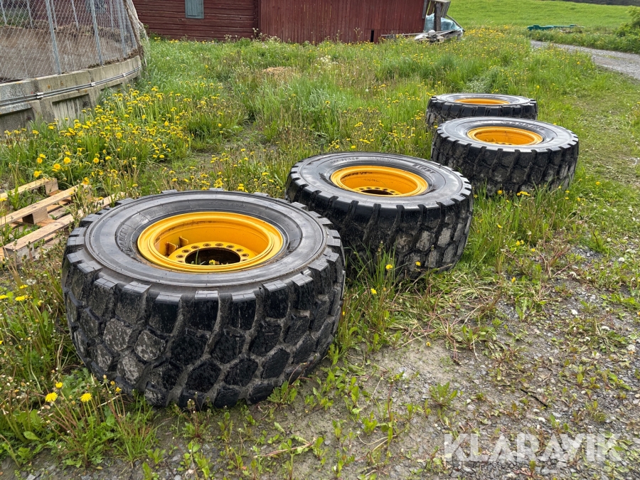 Entreprenaddäck Techking / Advance ETADT / GLR06-L3 4 st med fälg
