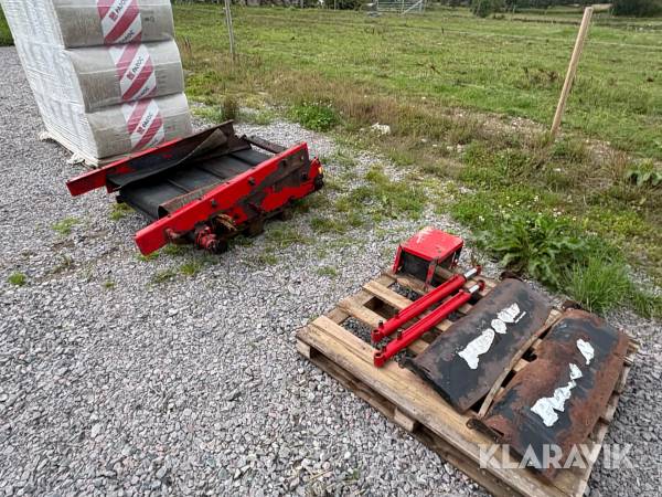 Elevator till mixervagn med hydraulkolvar