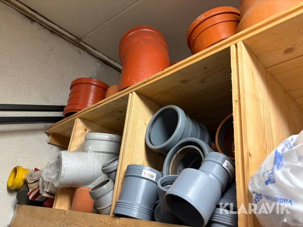 Parti med avloppsdelar