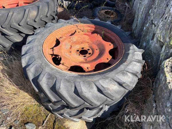 Lantbruksdäck till Volvo 13.6-12 R36