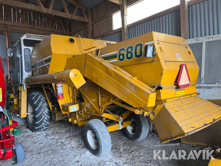 Skördetröska Aktiv Sampo 680