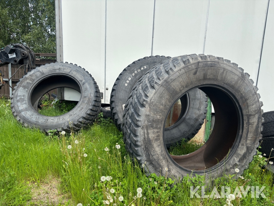 Entreprenaddäck Nokian TRI 2 650/65R42 4 st