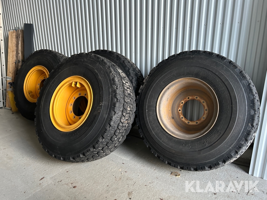 Däck på fälg 4 st Bridgestone V-steel Snow Wedge