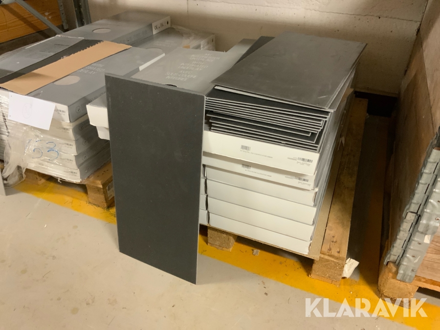 LVT-klickgolv mörkgrå 35m2