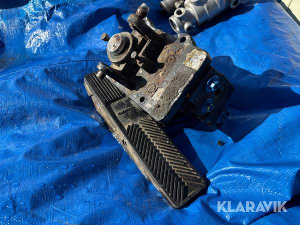 Bromspedal till Volvo L70/L90