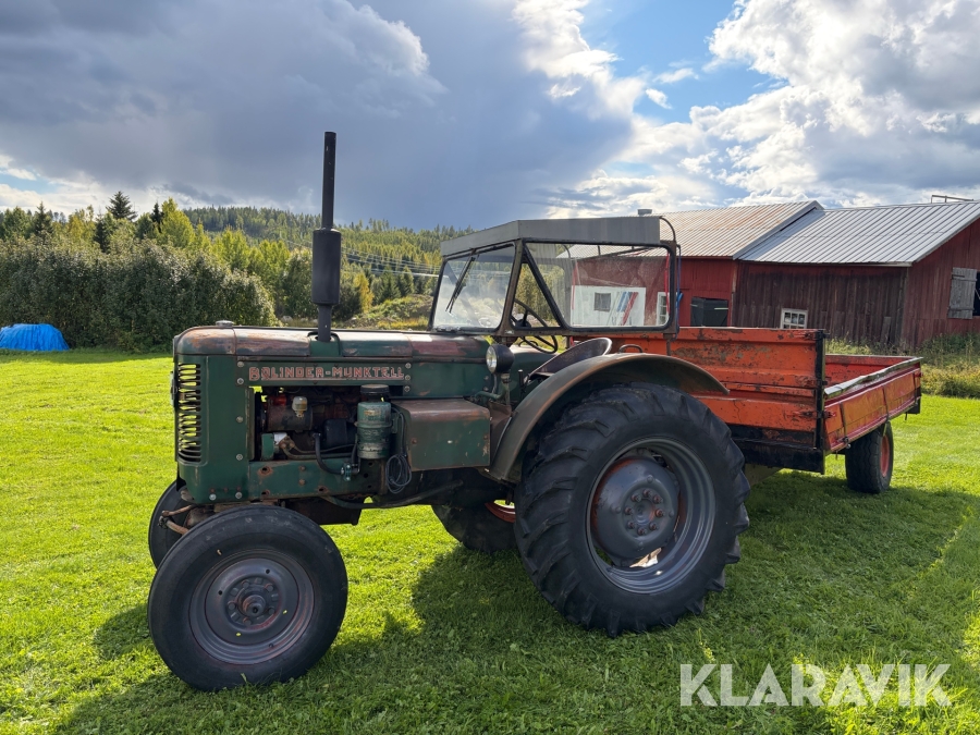 Veterantraktor Bolinder-Munktell BM 35 med Tippvagn