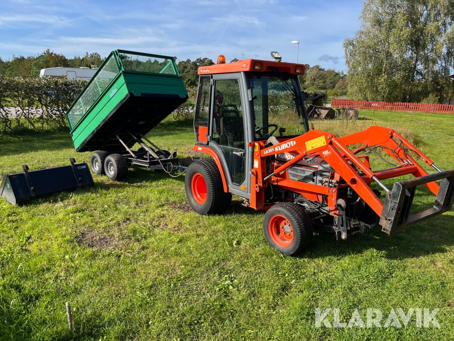 Kompakttraktor Kubota B2100 med lastare, frontlyft, vagn & redskap