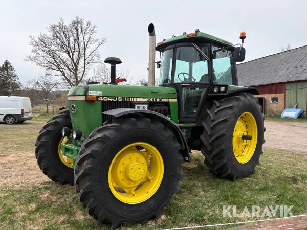 Traktor John Deere 4040S