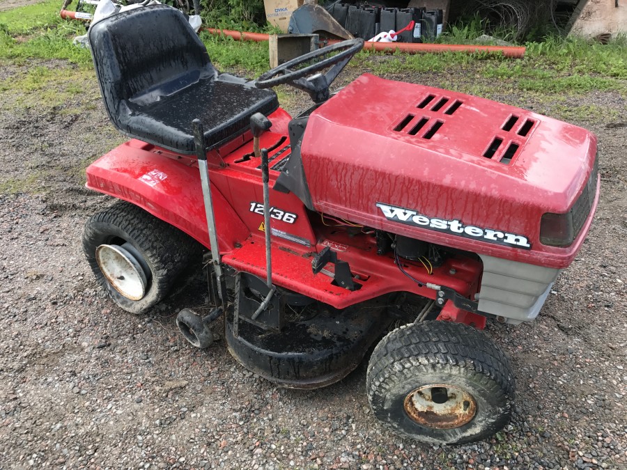 Åkbar Gräsklippare