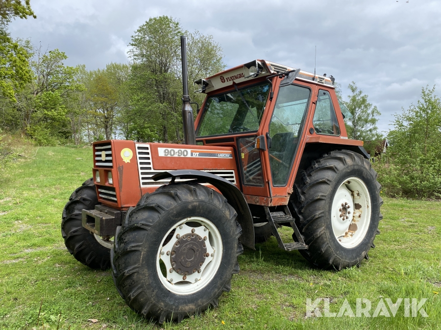 Traktor FIAT 90-90 DT Fyrhjulsdriven jordbrukstraktor