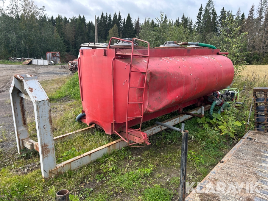 Vattentank på lastväxlarram