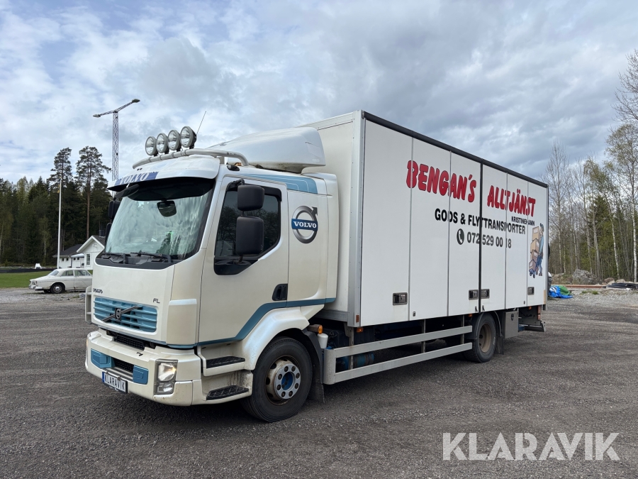 Lastbil Volvo FL 4x2 med bakgavellyft