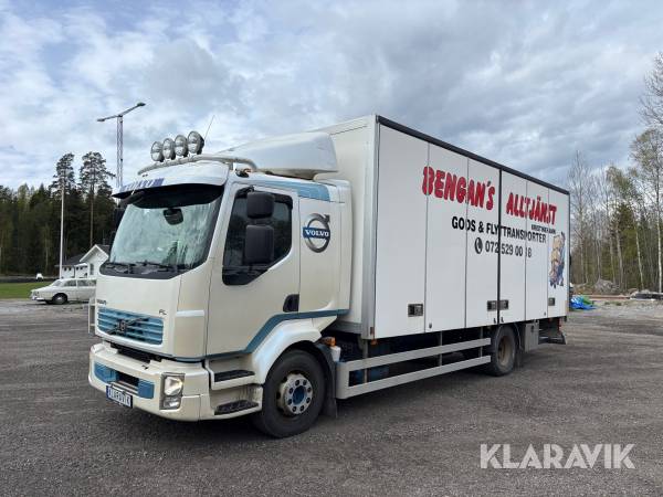 Lastbil Volvo FL 4x2 med bakgavellyft