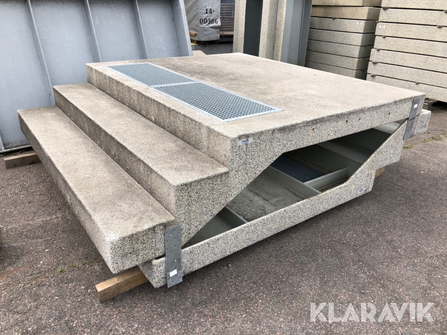 Trappa med avsats i epoxibehandlad glasfiber Glasfiber Produkter 2st