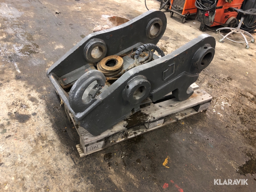 Redskapsfäste för grävmaskin 