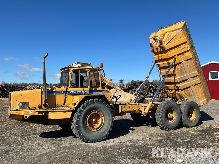 Dumper Volvo BM 861 6x4