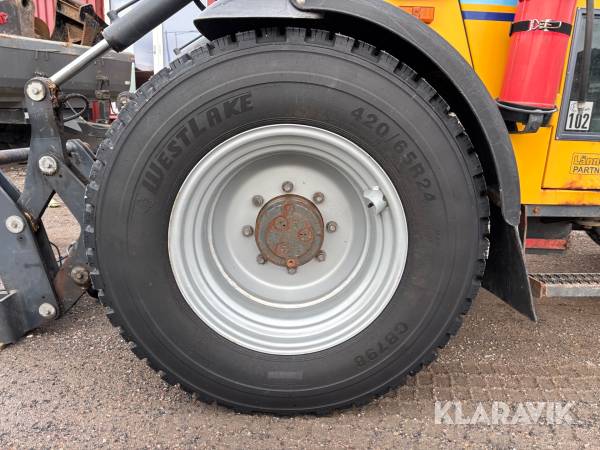 Entrepenaddäck på fälg Westlake CB798 420/65R24 4st