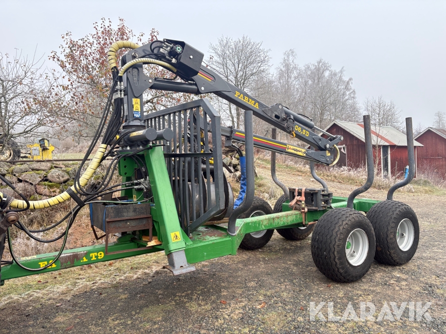 Skogsvagn Farma T9 med kran och 2 gripar