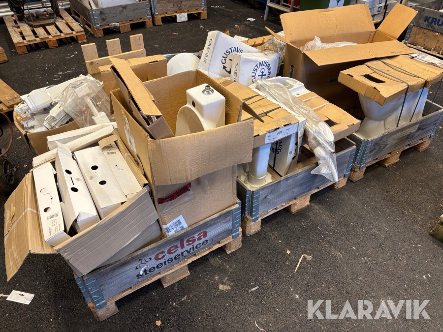 Parti med diverse WC tillbehör