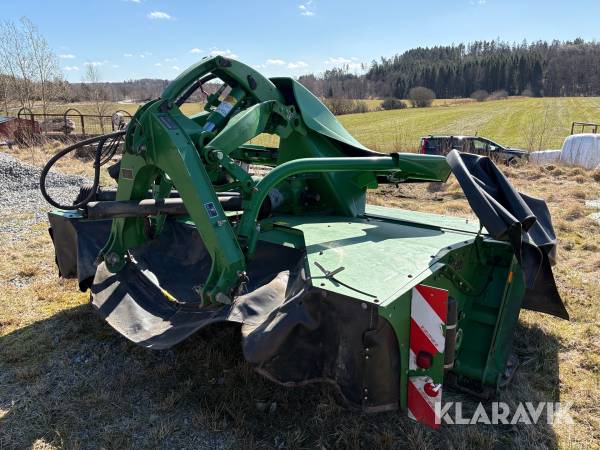 Frontmonterad slåtterkross John Deere F310R