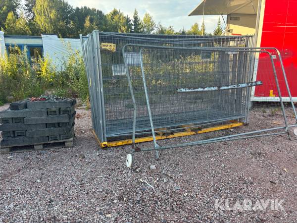 Byggstaket BGfix och Demex med fötter och grindar