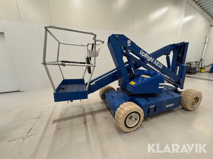 Bomlift Upright AB38