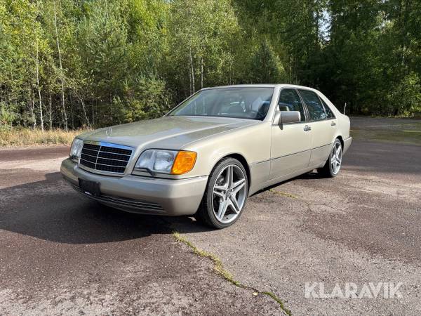 Mercedes-Benz 400 SEL 