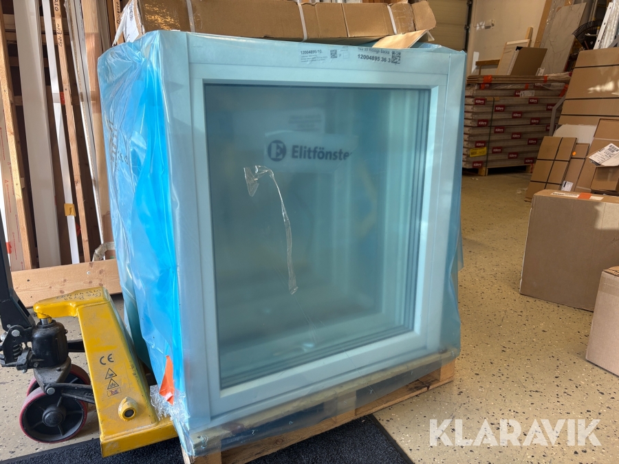 Vridfönster Elitfönster 900x1000 med persienner