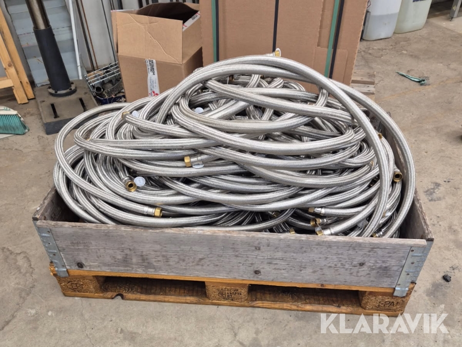 Stålspunnen tappvattenslang 89 st Flexitub R20