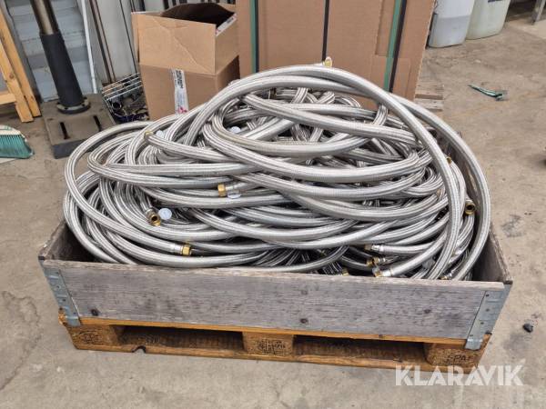Stålspunnen tappvattenslang 89 st Flexitub R20