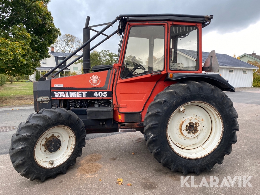 Traktor Valmet 405 skogsutrustad