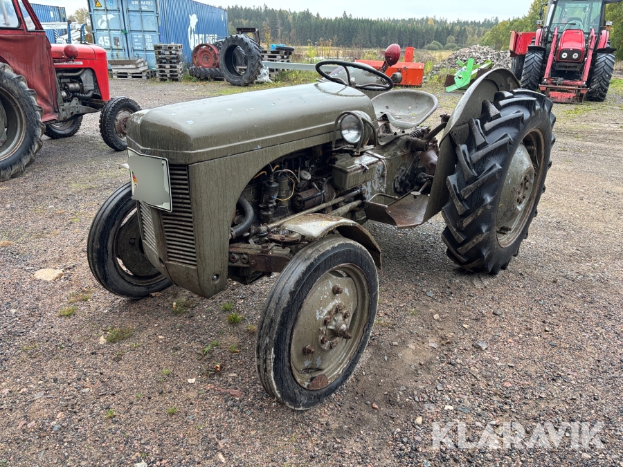 Veterantraktor Massey Ferguson TEA 20