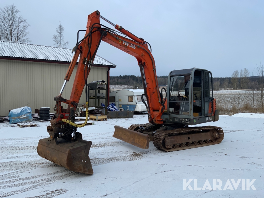 Grävmaskin Pel-job EB706
