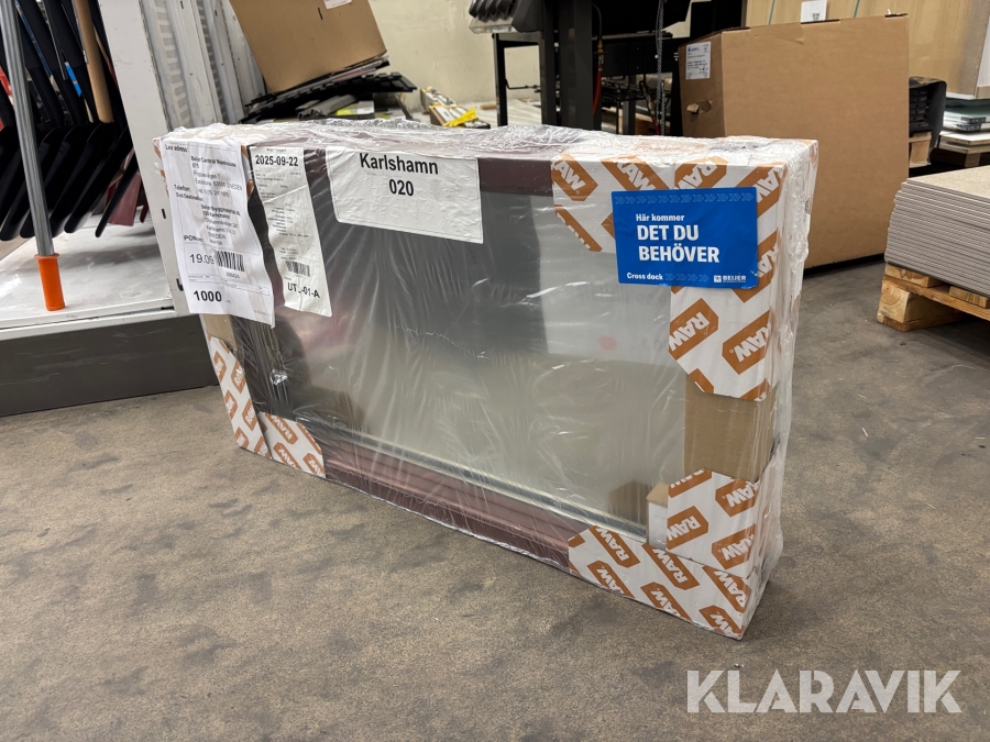 Fönster RAW teaklaserat med vit dropplist 980x580