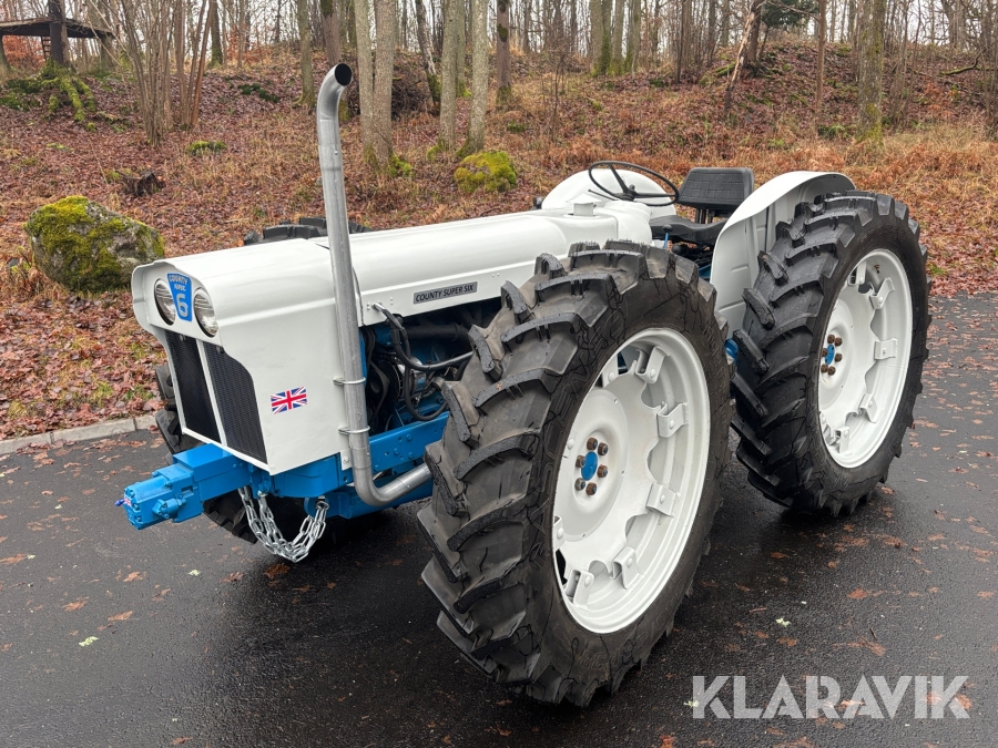 Veterantraktor County Super Six