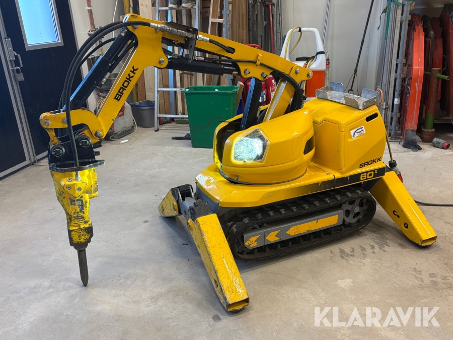 Bilningsrobot Brokk 60 Rev.A med hammare och 6st redskap