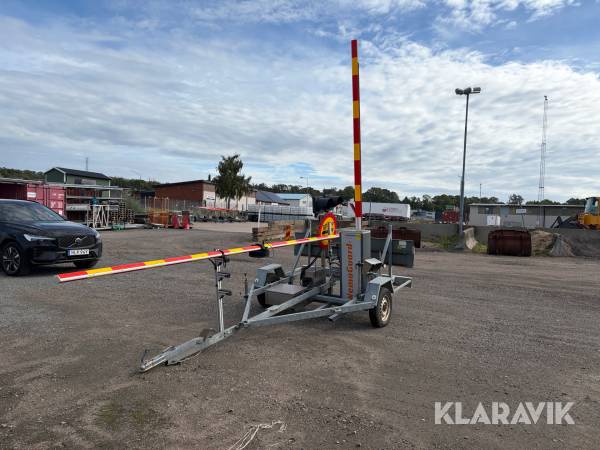 Trafikbom på släp Wemaguard