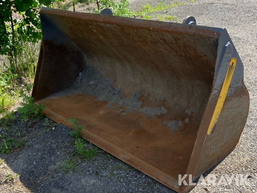 Skopa Pome 1000 liter med Stora BM fäste