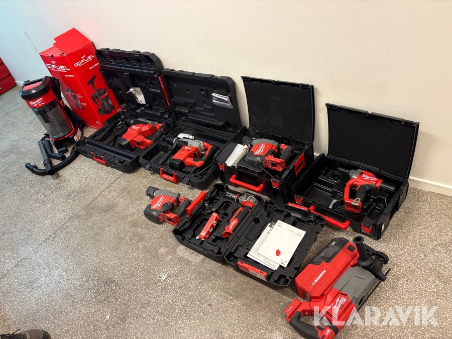 Paket med handverktyg och dammsugare Milwaukee 8 st