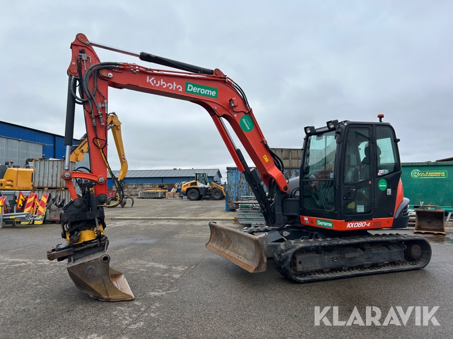 Grävmaskin Kubota KX080-4 med tiltrotator och 3 st verktyg bandburen