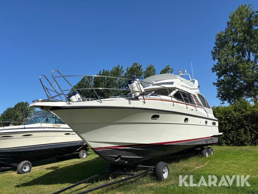 Motorbåt Nordvest 410 41fot / Flybridge / Vagn / 6 bäddar