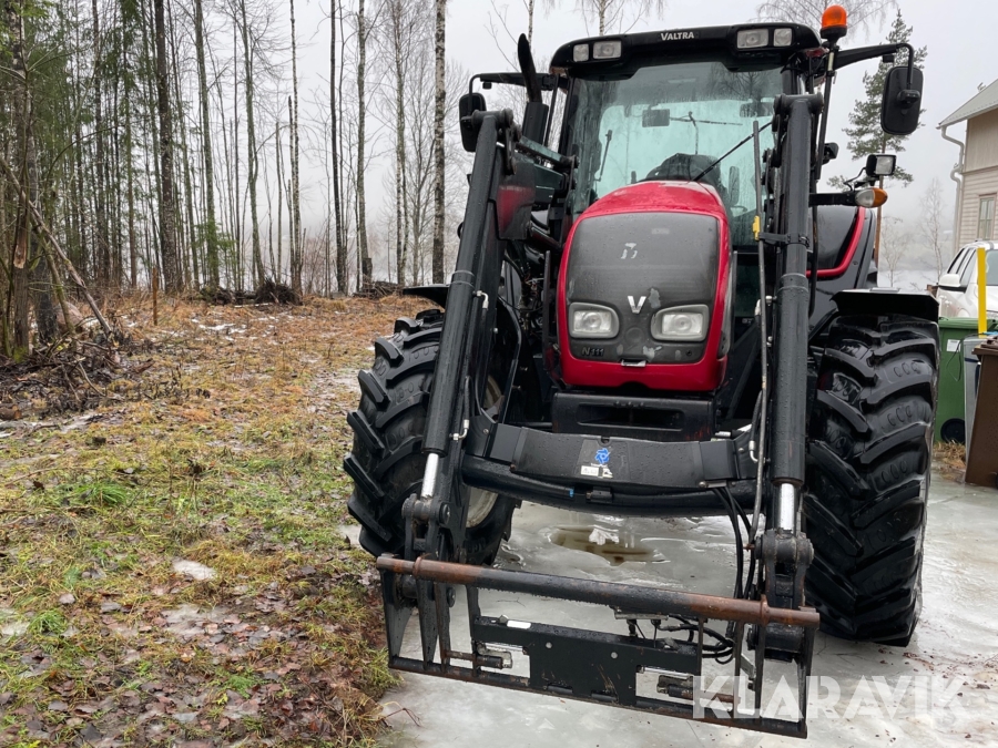 Traktor Valmet N111 med Twin trac, Sunne, Klaravik auktioner