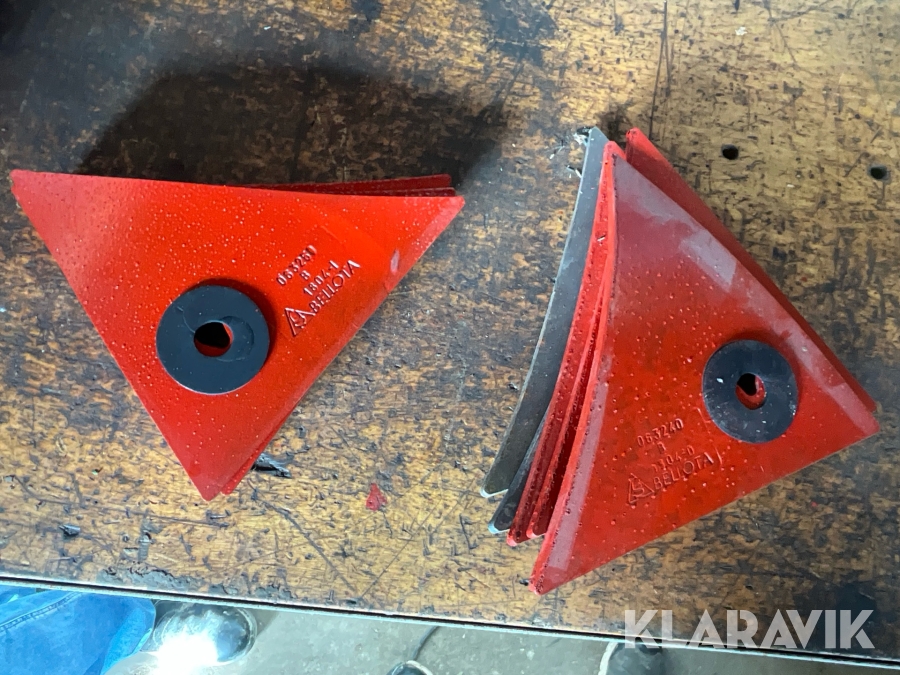 Plogbröst till Kverneland nr 3 Bellota vänster höger 5+5