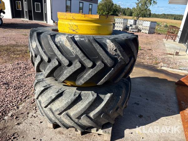 Traktordäck på fälg Alliance 480/70R28 fram 2 st