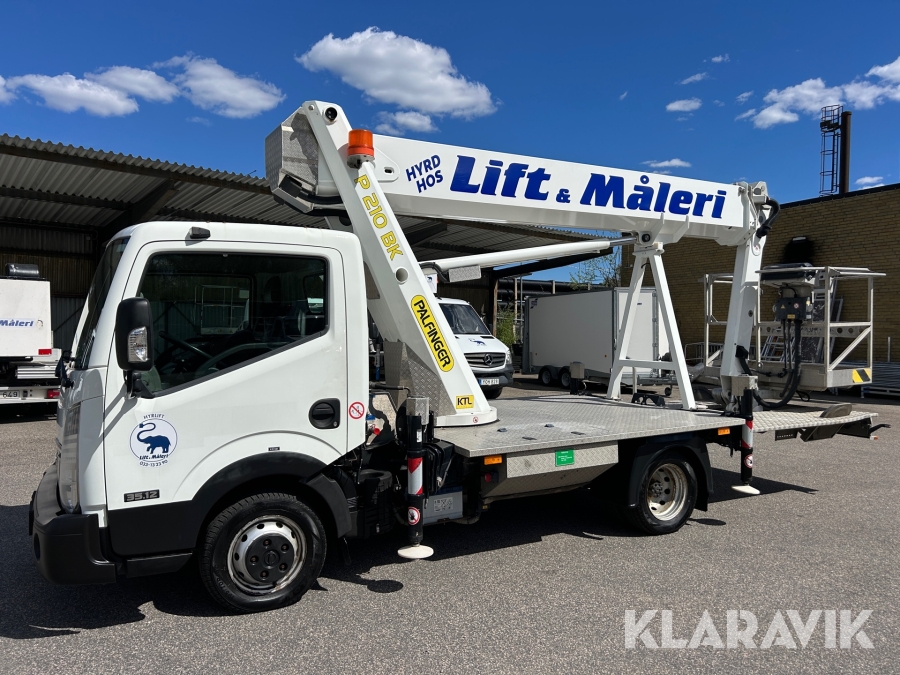 Billift Palfinger P 210 BK på Nissan chassi