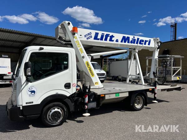 Billift Palfinger P 210 BK på Nissan chassi