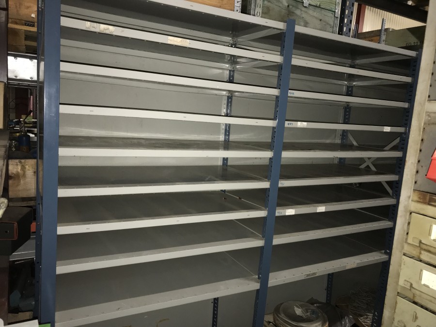 Hyllsystem / lagerhyllor i plåt