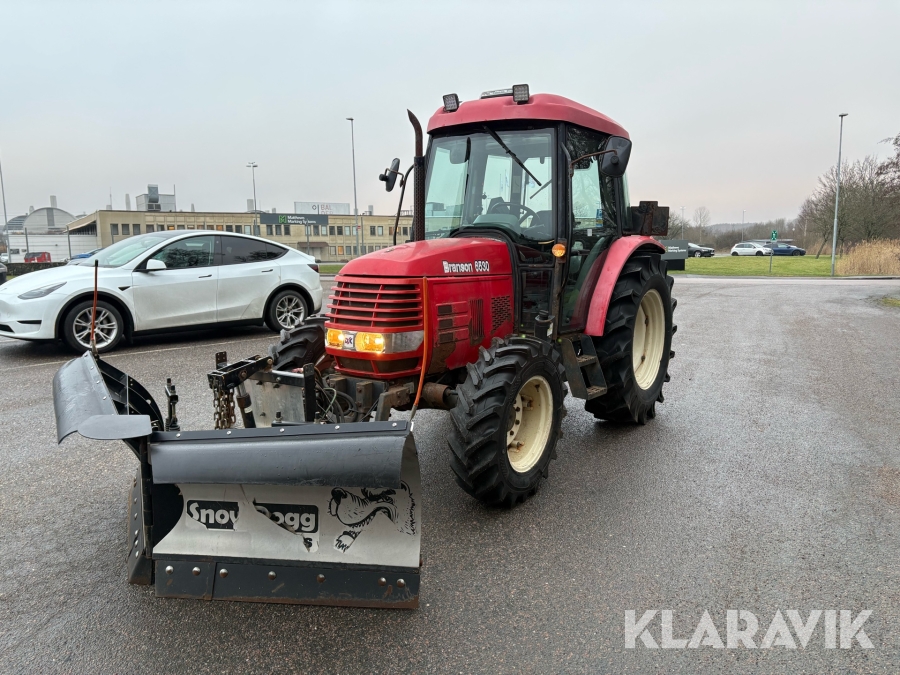 Traktor Branson 6530